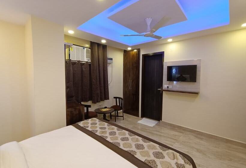 Airport Hotel Shivaka Inn