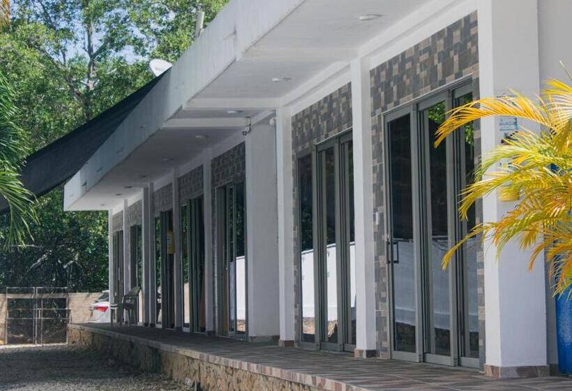 هتل Zabdi Coveñas