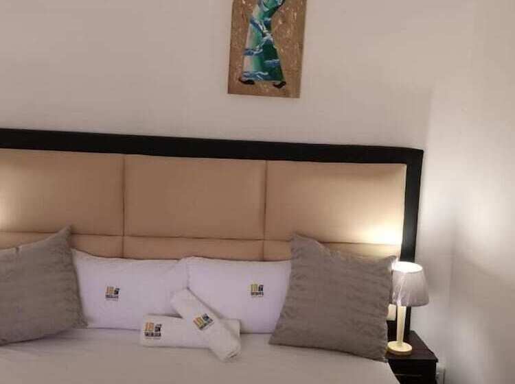 پانسیون 18 On Sherlock