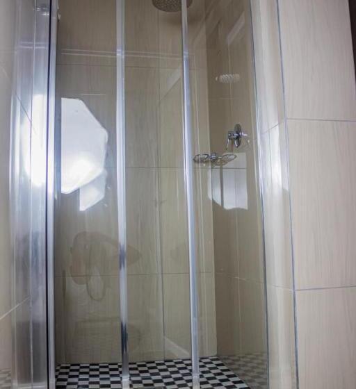 پانسیون 18 On Sherlock