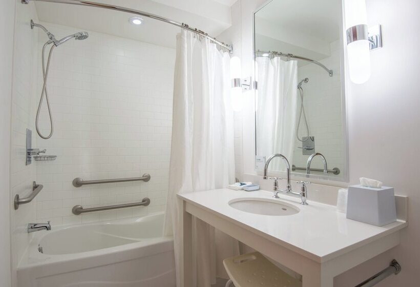 בית מלון כפרי Four Points By Sheraton Saskatoon