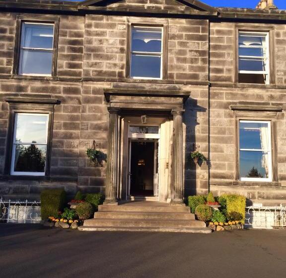 هتل Garvock House