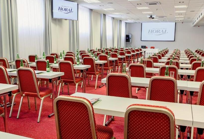 هتل Horal