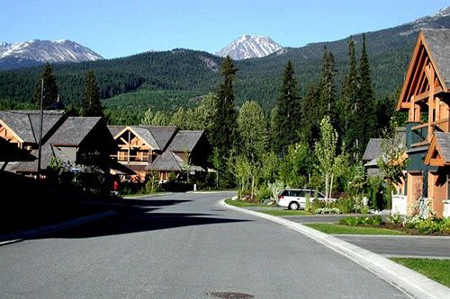 فندق Our Whistler Retreat - Montebello