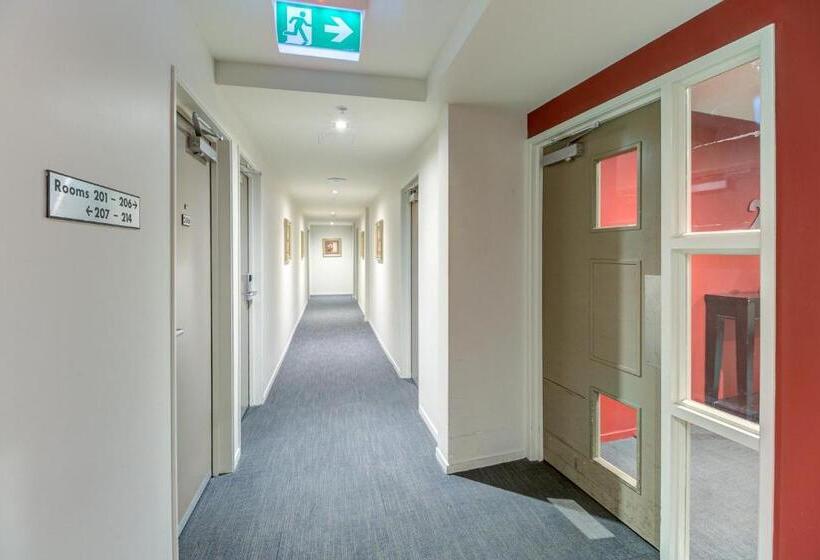 هتل Parkview On Hagley