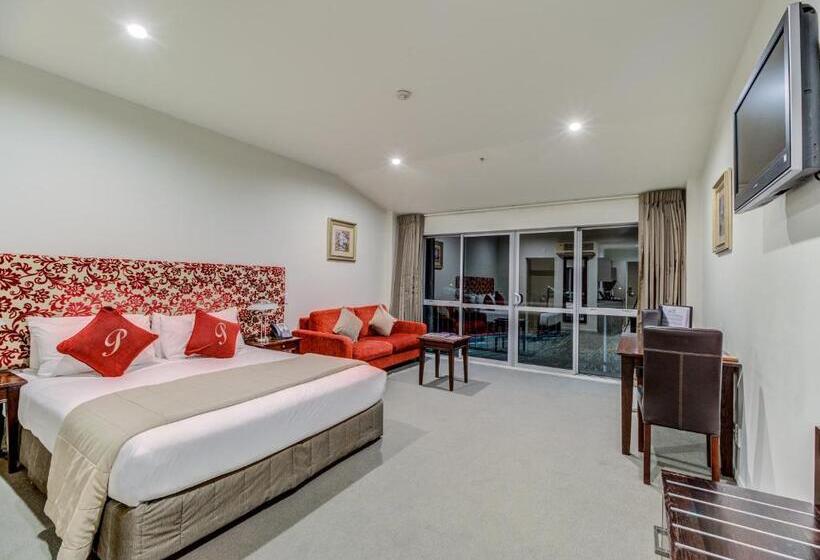 هتل Parkview On Hagley