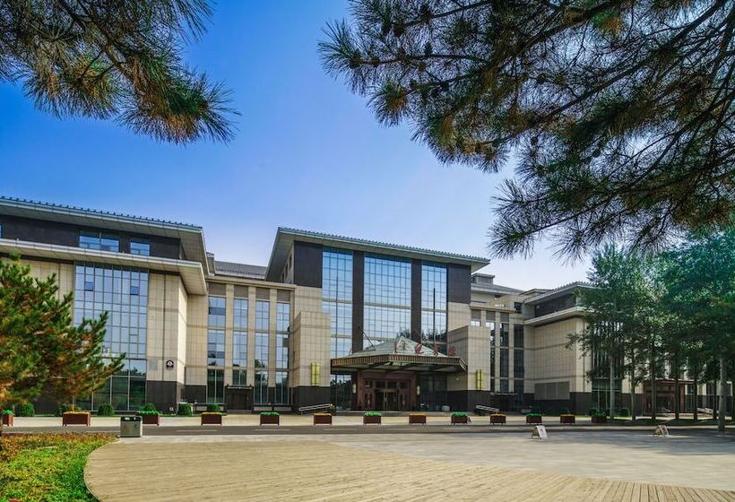 Qingshan Hotel Baotou(yingbin Building)