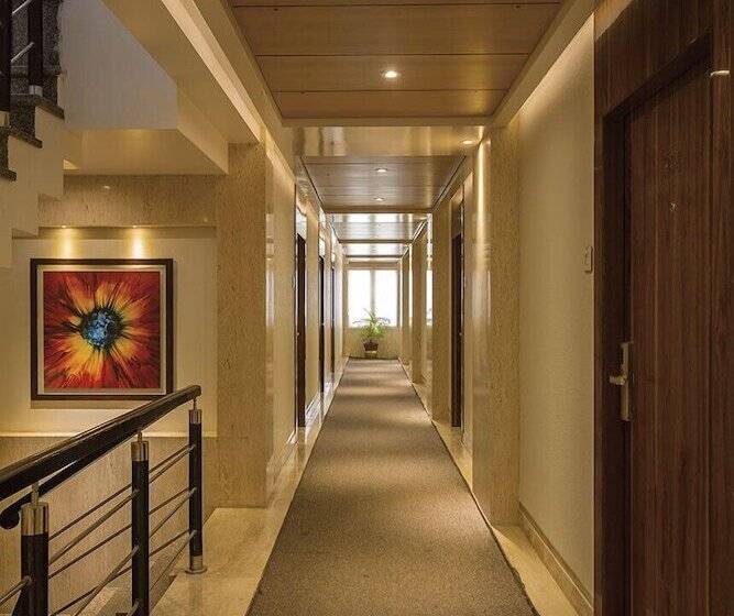 Отель Regenta Inn Embassy