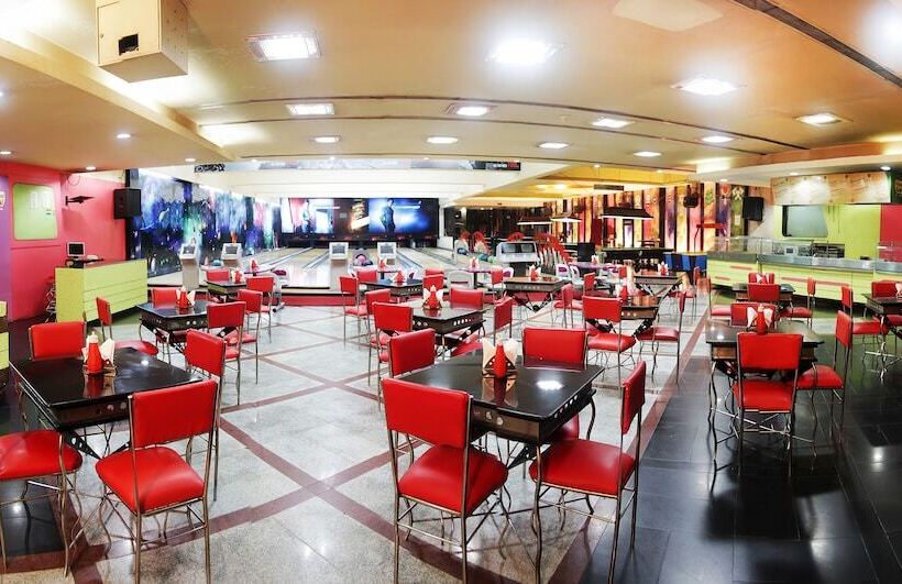 هتل Sayaji Indore