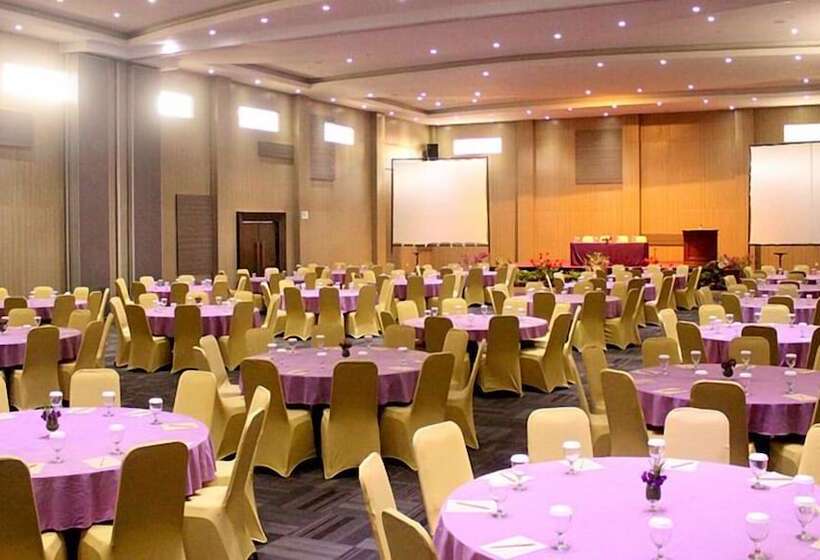 هتل Sinabung Hills Berastagi