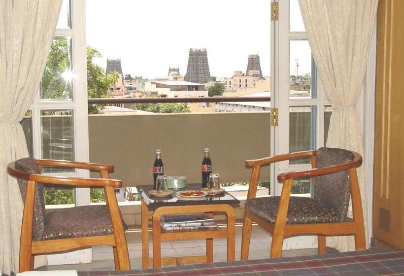 Hotel Supreme