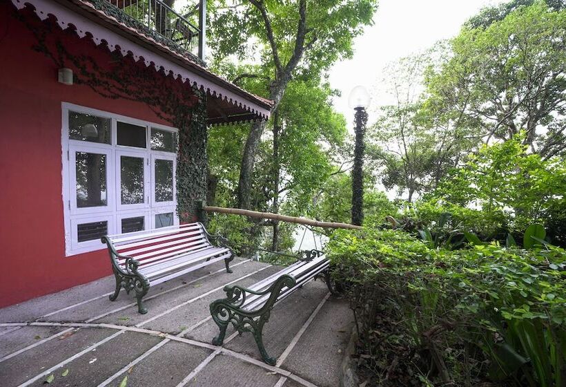 هتل Tea Valley Resort, Munnar