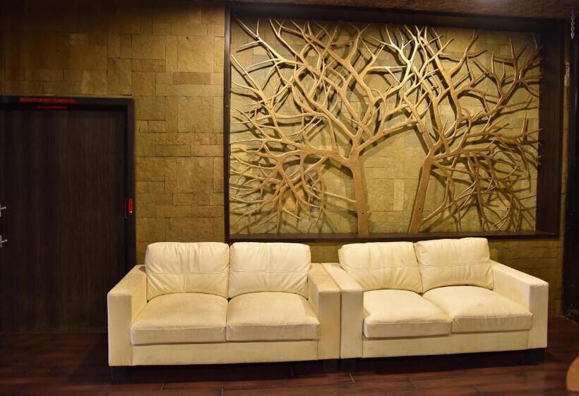 Отель The Bentley Seaside Boutique