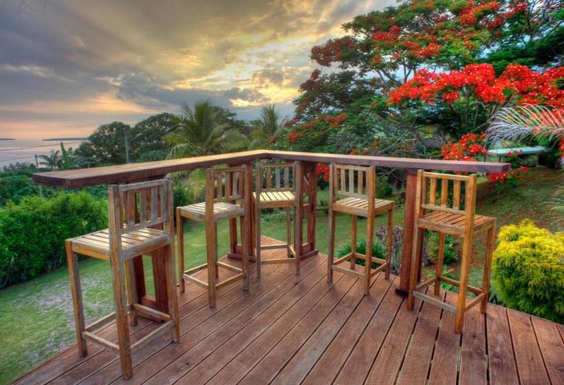 استراحتگاه Deco Stop Lodge