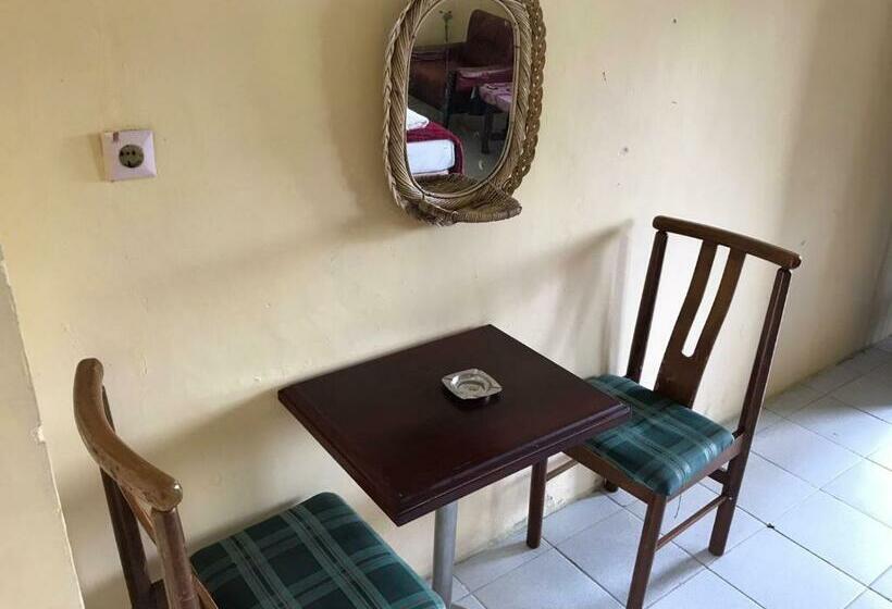 هتل Miranda At Desa Wisata Berastagi