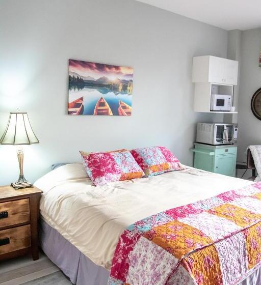 הוסטל The Jypsy Inn / Muskoka