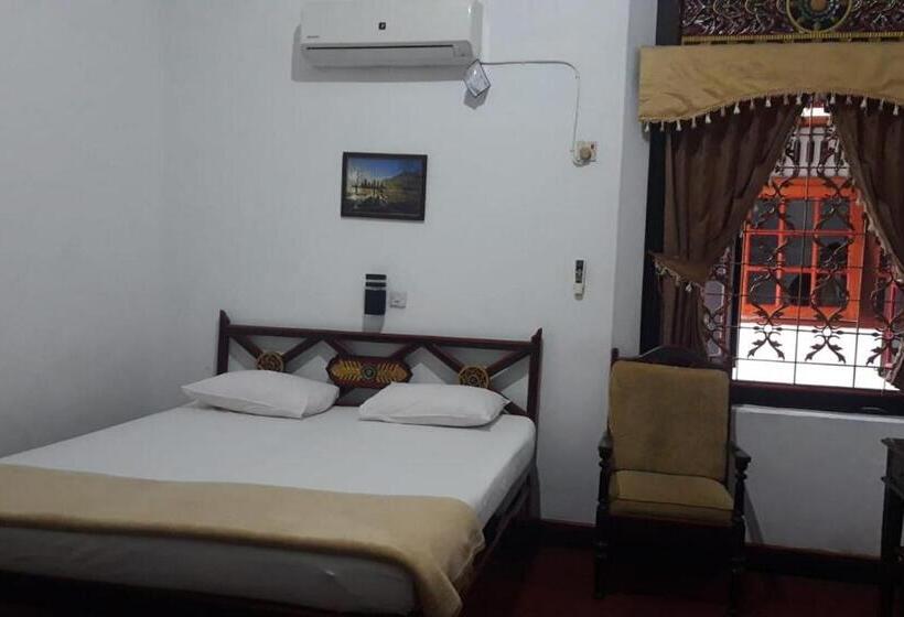 酒店 Koolkost At Tenggilis Minimum Stay 30 Nights
