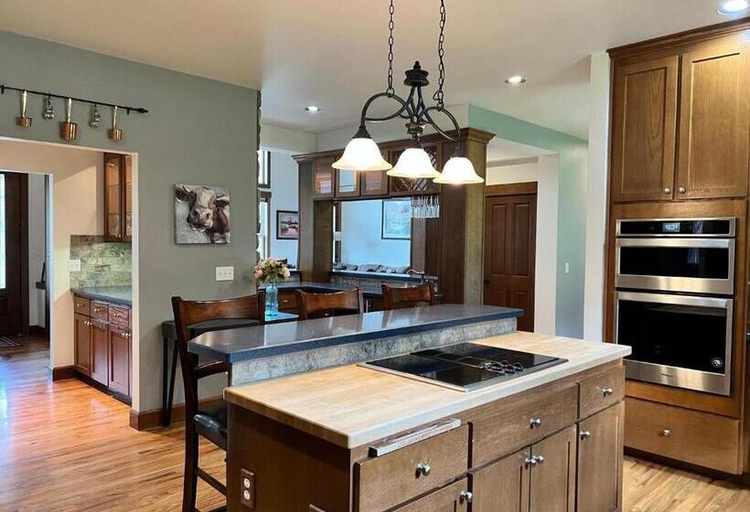 호텔 Nisqually Highland Ranch! 35 Mi To Mt Rainier