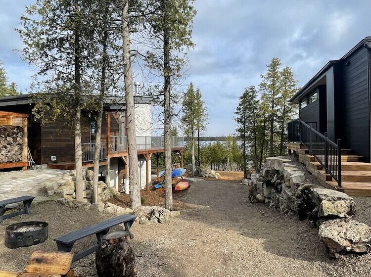 Stone Cove Waterfront Adults Only B&b