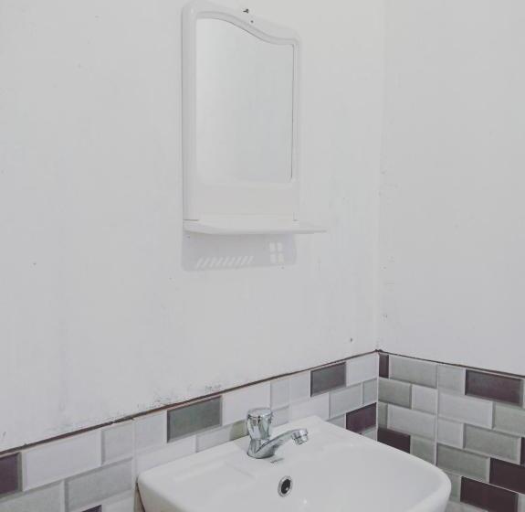 ユースホステル D  Angels Inn, Port Barton