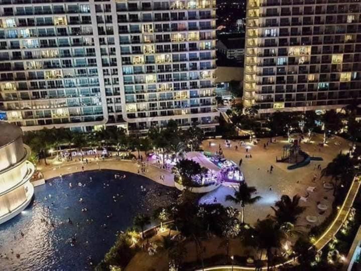 Azure Urban Resort A4 Near Airport Mall With Wavepool