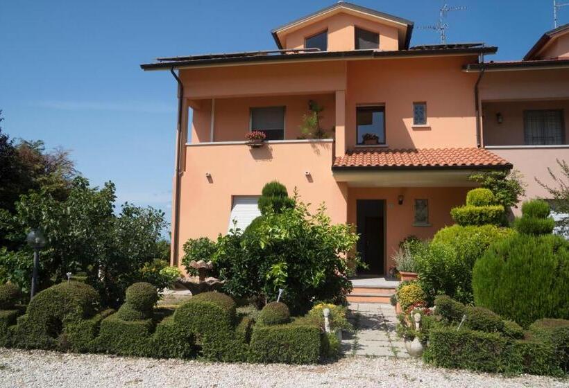 تختخواب و صبحانه Villa Di Agricoltori
