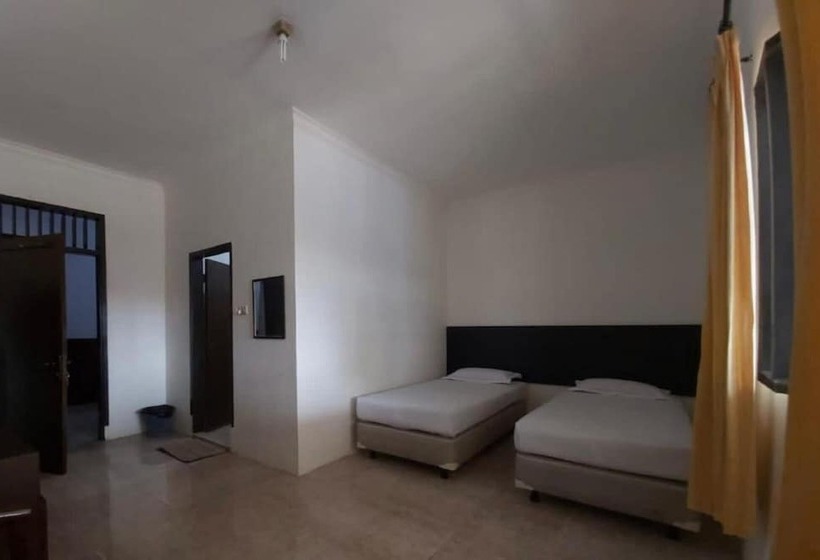 هتل Capital O 91073 Rantepao Lodge