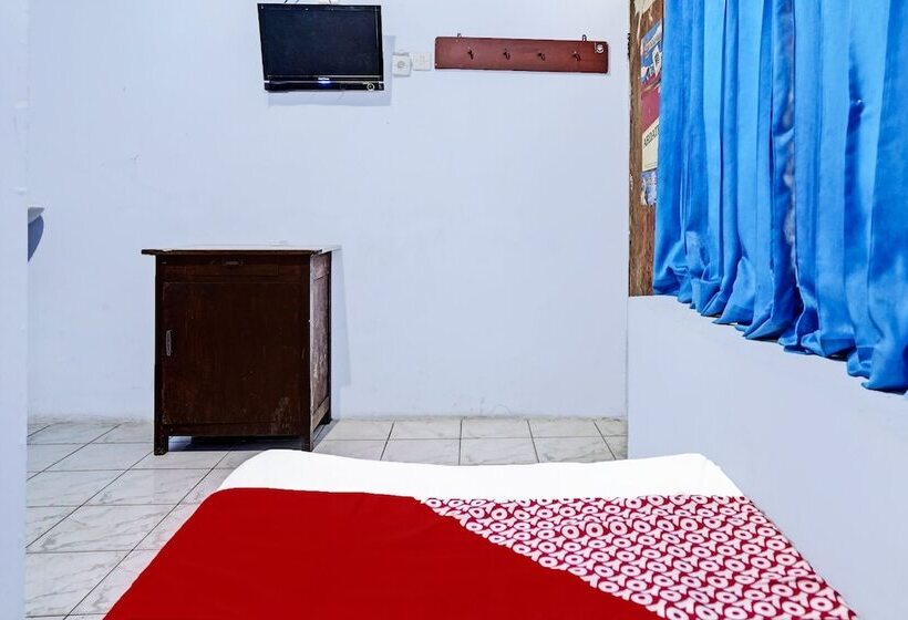 ホテル Oyo 2708  Kemuning Syariah