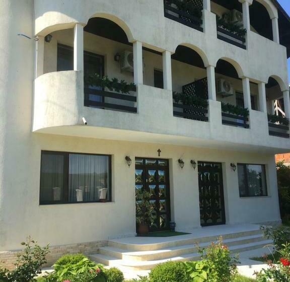 بنسيون Vila Zoe Bucharestairport&therme&parking Otopeni