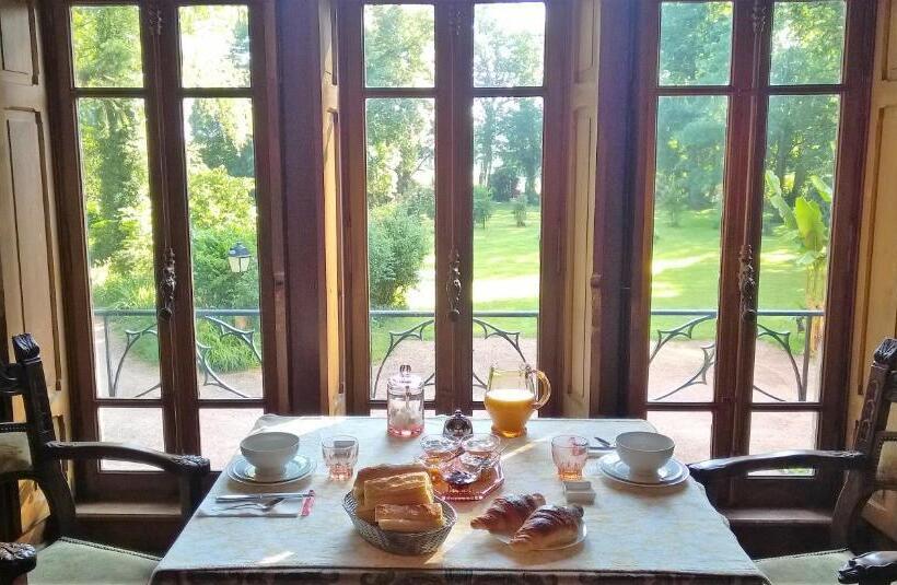 Bed and Breakfast Château De La Vernède, La Grande Vernède