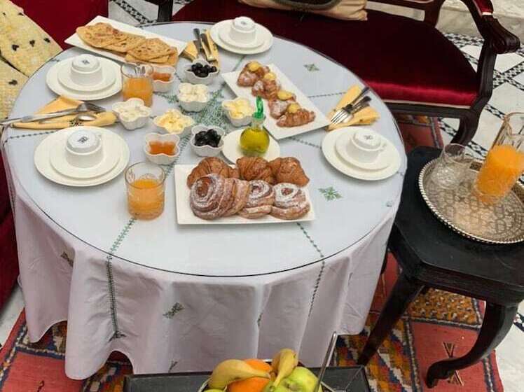 پانسیون Riad Arabella