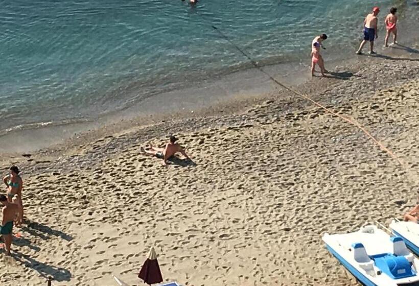 پانسیون Vela D’oro