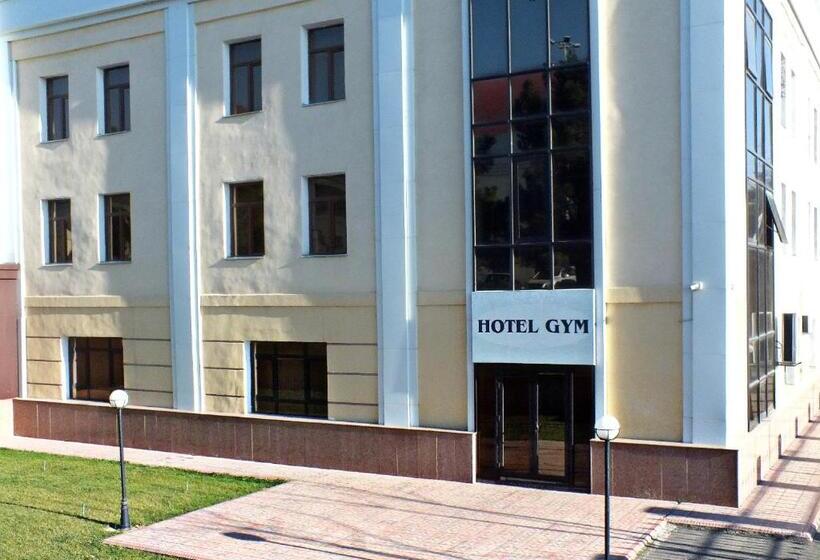 هاستل Gym Inn