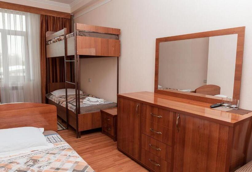 هاستل Gym Inn