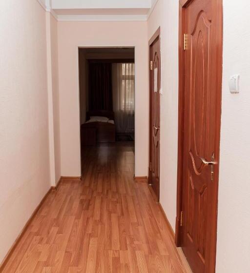 هاستل Gym Inn