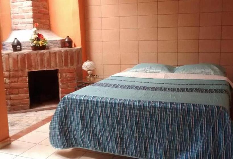 هاستل Hostal Cabañas Ave Maria