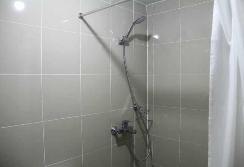 בית מלון כפרי Cubao Manhattanheights Unit 23d Tower C, 1 Br