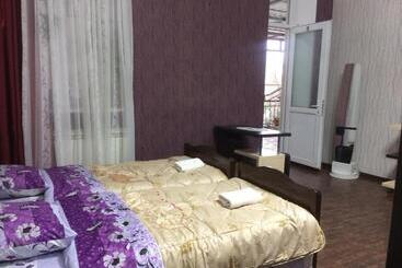 پانسیون Guest House Loza