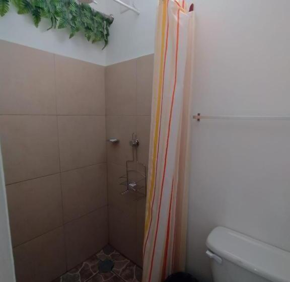 پانسیون Hostal Cristo Rey