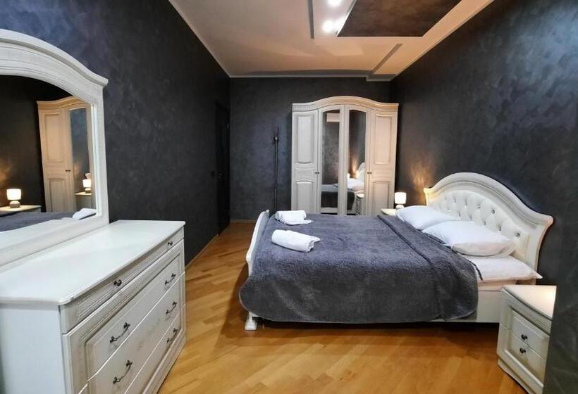 پانسیون Makos Guest House