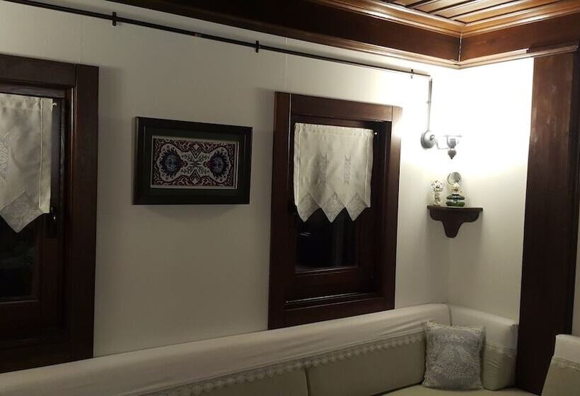 پانسیون Mandarin Guesthouse   Adult Only