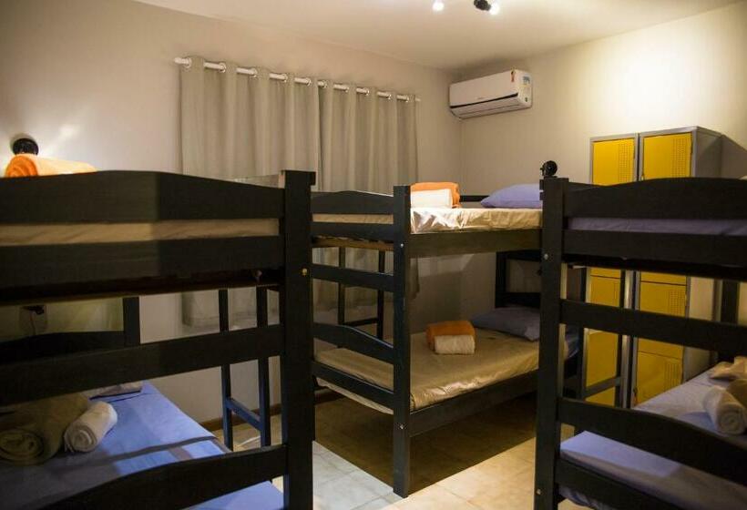 Vhostel