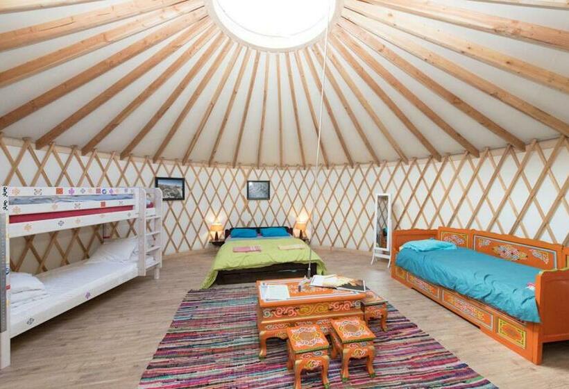 הוסטל Eco Hôtel Et Yourtes Du Mercantour