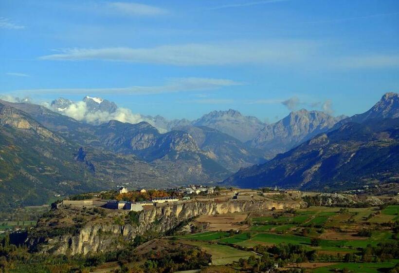 تختخواب و صبحانه La Maison De Joséphine