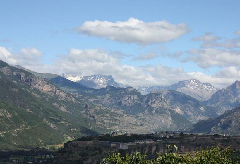 تختخواب و صبحانه La Maison De Joséphine