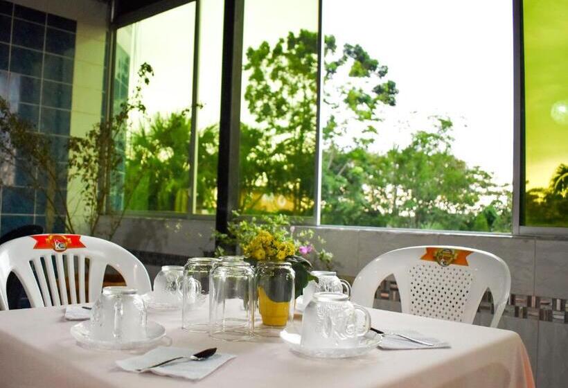بنسيون Hostal R. Williams