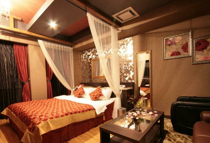 فندق Celavie Shijonawate