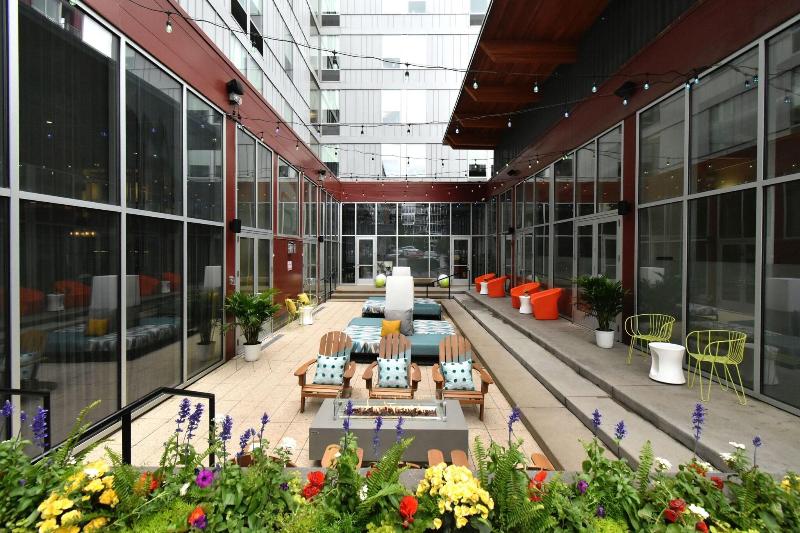 هتل Aloft Minneapolis