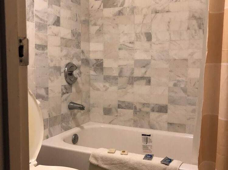 هتل Americas Best Inn   Savannah I 95