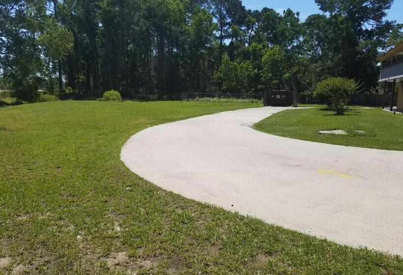 هتل Americas Best Inn   Savannah I 95